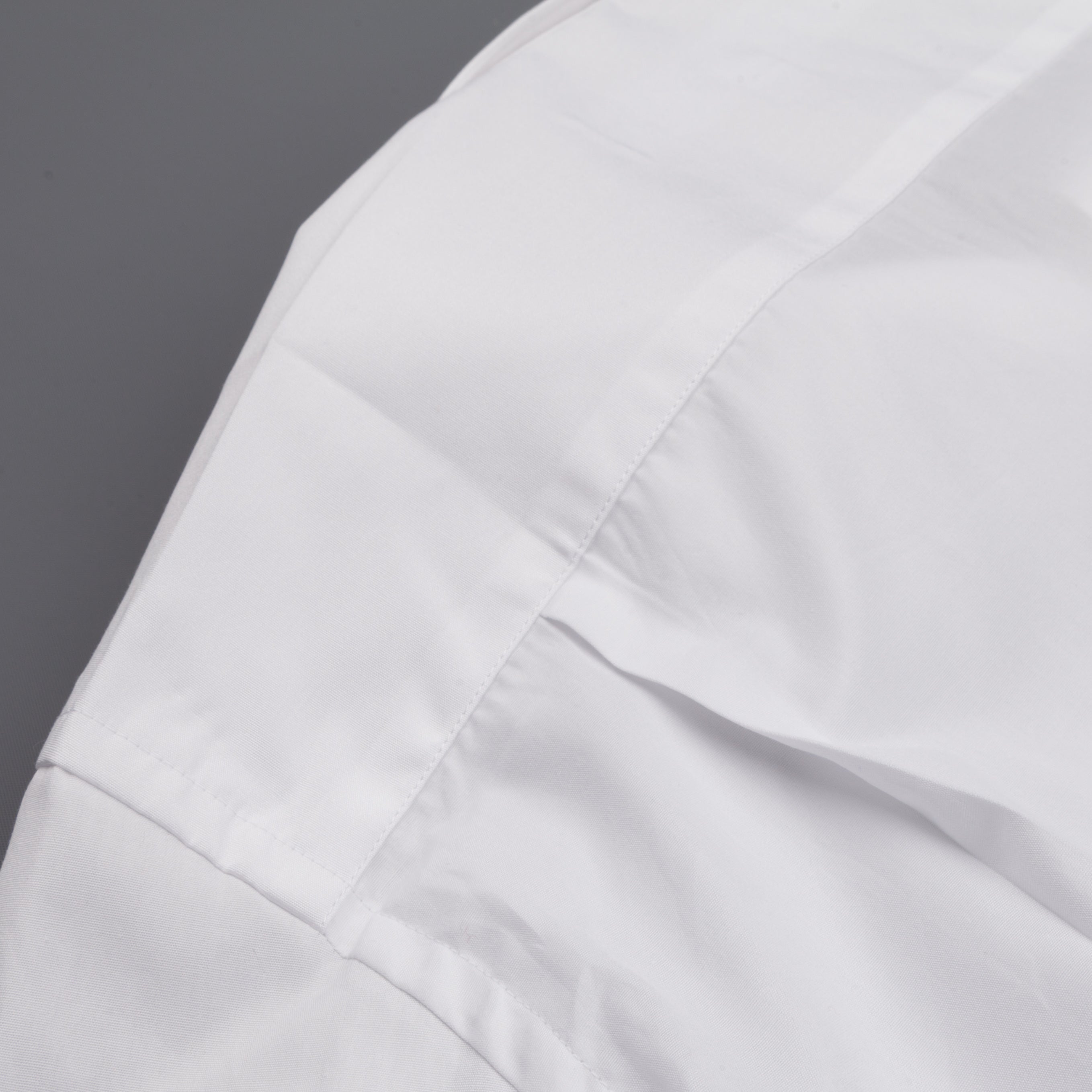 Comme des Garçons PLAY Woman white shirt small red heart