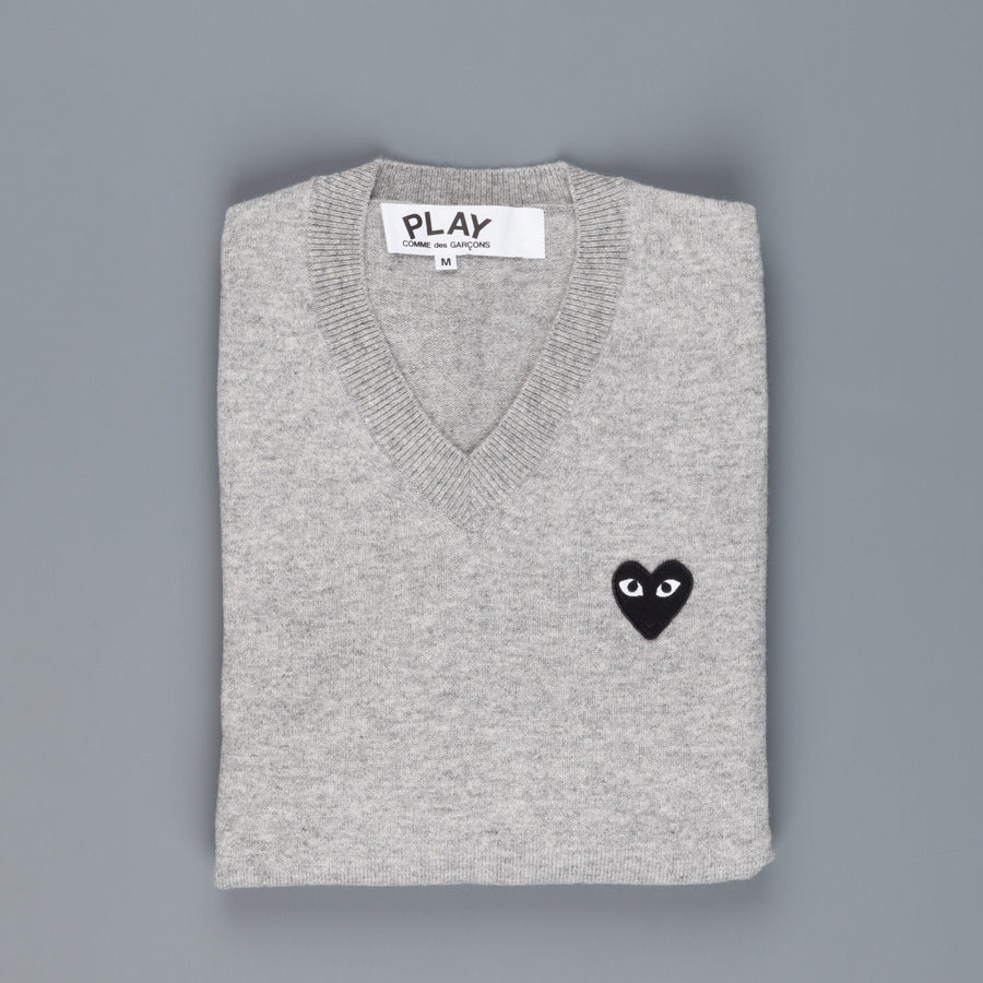 Comme des Garçons PLAY V-Neck pullover Light Grey Black heart