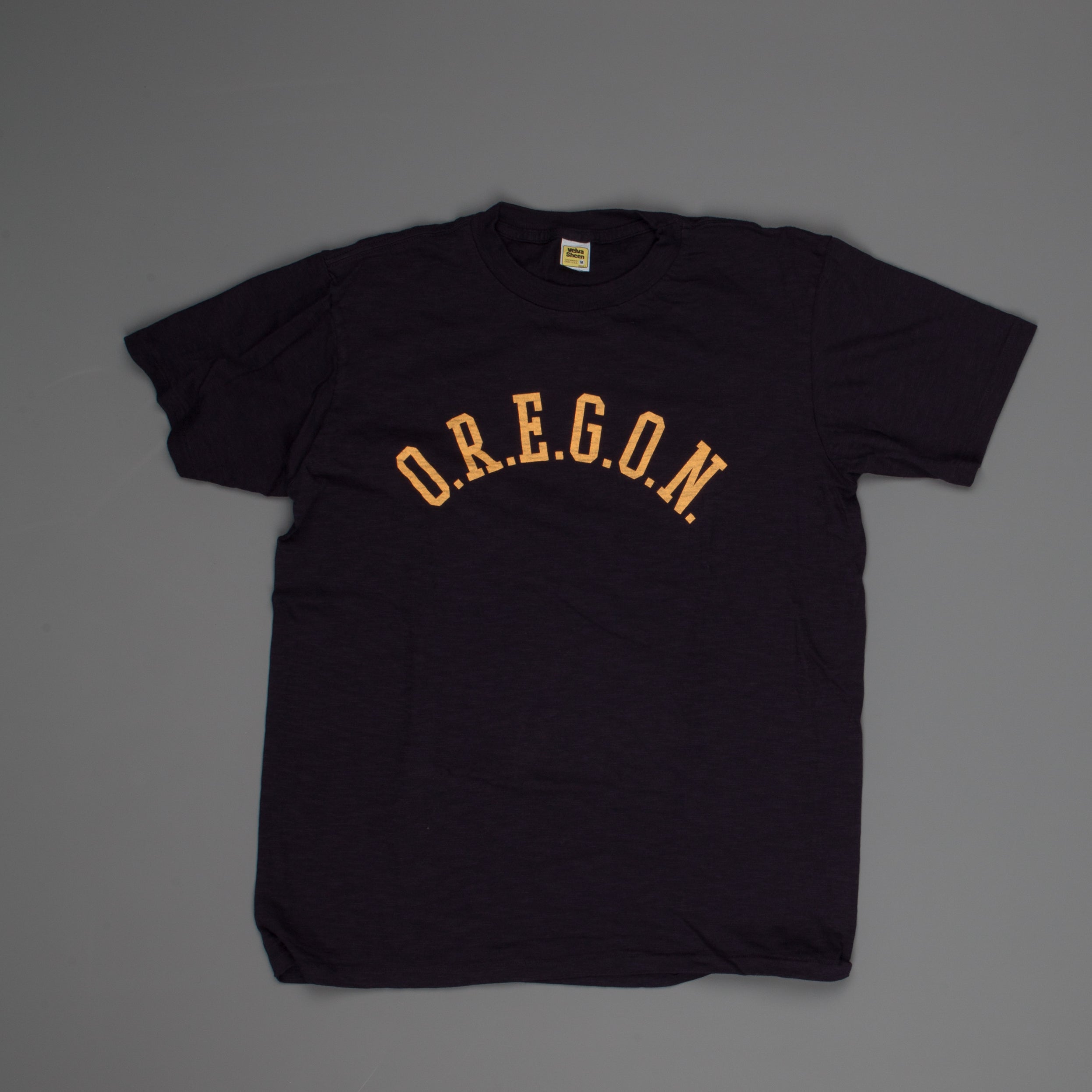 Velva Sheen SS Crew Neck &quot;O.R.E.G.O.N.&quot; Print in Navy